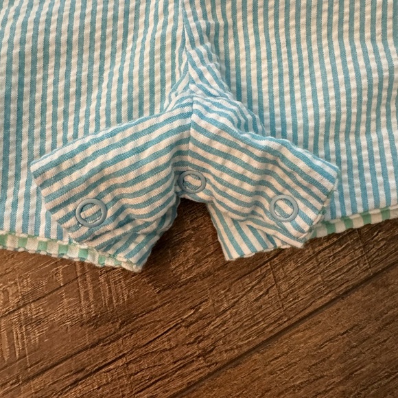 Bailey Boys Reversible Short Jon Jon. Size 24 months. - Picture 3 of 8